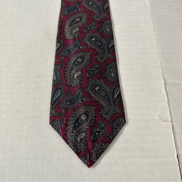NEW Silk Tie FERREL REED for BORCK Bro’s Burgundy Gray Blue Paisley Handmade USA - Picture 7 of 9